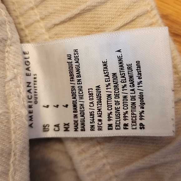 American Eagle Stretchy Cream Shorts - Picture 7 of 10